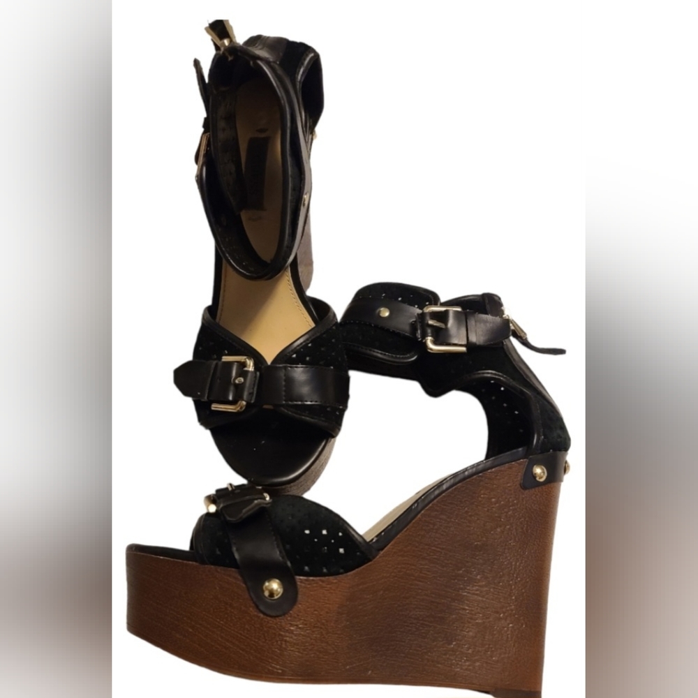 Guess Sandals. - Picture 2 of 6